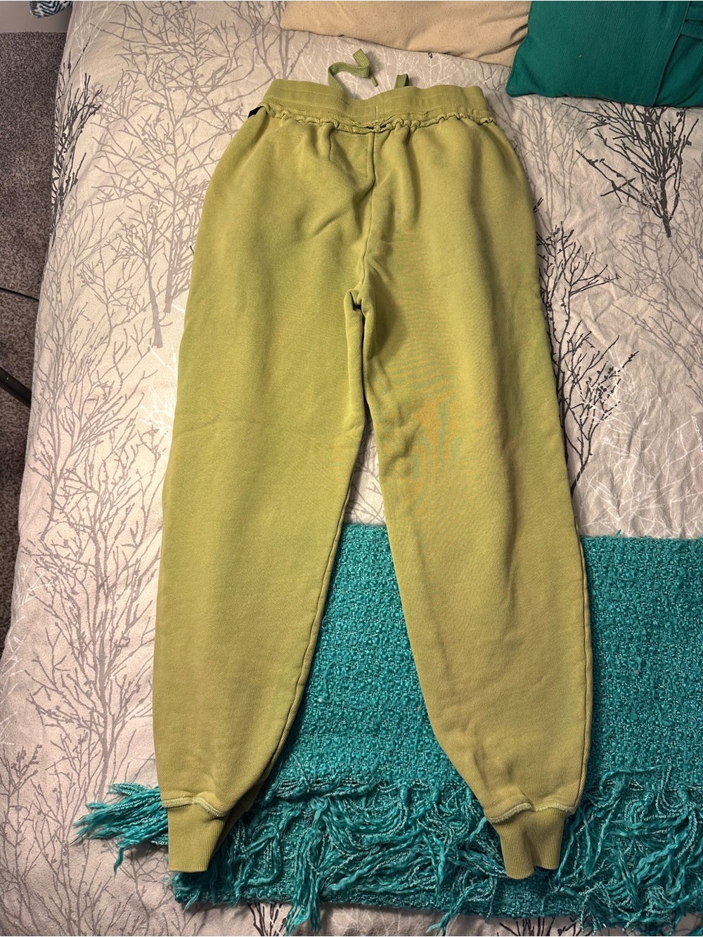 Alphalete very terry joggers, olive green - Picture 2 of 5